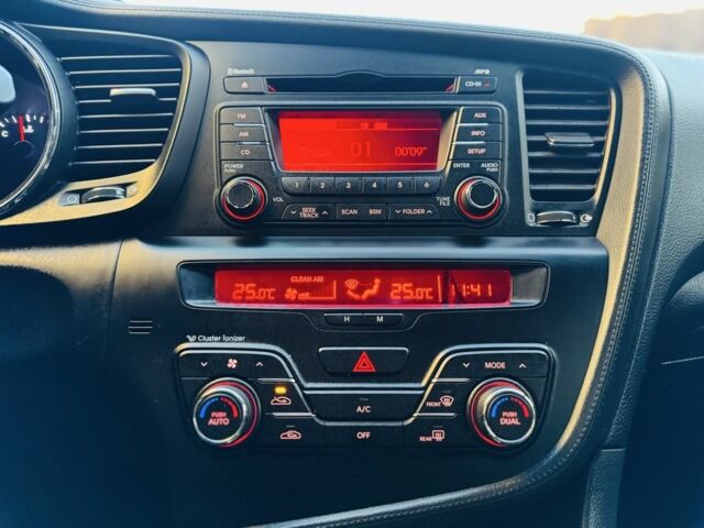 Серый Киа Оптима, объемом двигателя 2 л и пробегом 260 тыс. км за 9800 $, фото 15 на Automoto.ua