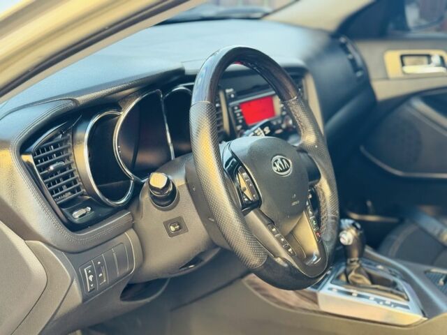 Серый Киа Оптима, объемом двигателя 2 л и пробегом 260 тыс. км за 9800 $, фото 13 на Automoto.ua
