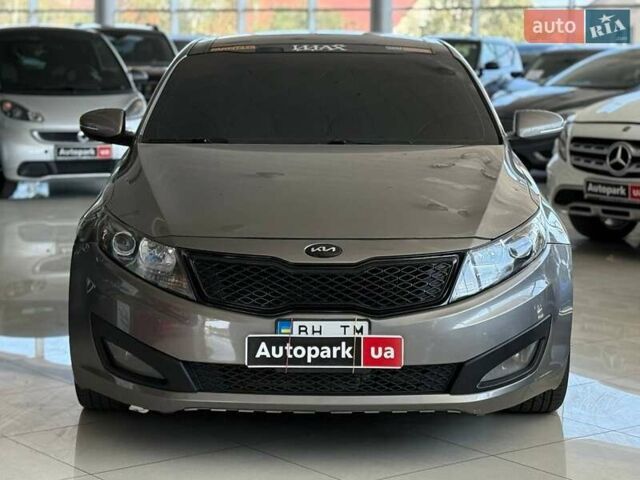 Серый Киа Оптима, объемом двигателя 2 л и пробегом 238 тыс. км за 10440 $, фото 1 на Automoto.ua