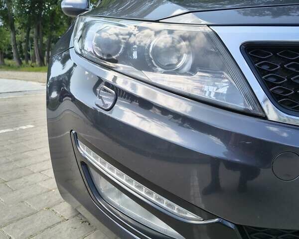 Сірий Кіа Оптіма, об'ємом двигуна 2 л та пробігом 175 тис. км за 9999 $, фото 18 на Automoto.ua