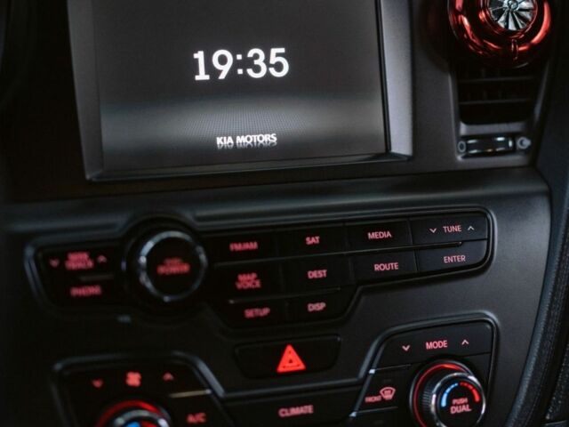 Серый Киа Оптима, объемом двигателя 2 л и пробегом 238 тыс. км за 9000 $, фото 5 на Automoto.ua