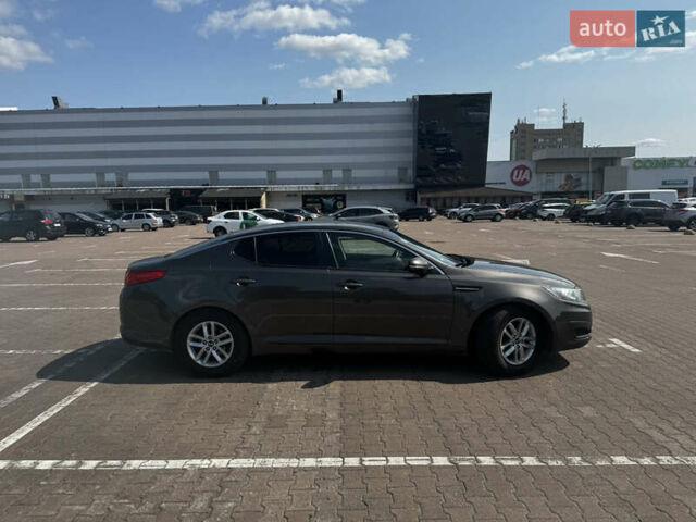 Серый Киа Оптима, объемом двигателя 2.36 л и пробегом 224 тыс. км за 8300 $, фото 3 на Automoto.ua