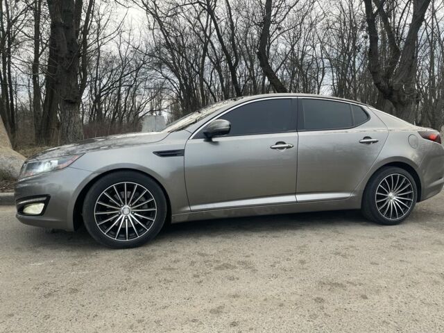 Серый Киа Оптима, объемом двигателя 2 л и пробегом 200 тыс. км за 9326 $, фото 5 на Automoto.ua