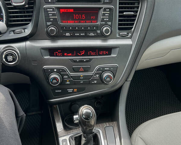 Серый Киа Оптима, объемом двигателя 2.36 л и пробегом 225 тыс. км за 7300 $, фото 11 на Automoto.ua