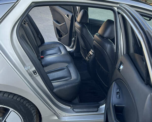 Серый Киа Оптима, объемом двигателя 2.36 л и пробегом 154 тыс. км за 10000 $, фото 9 на Automoto.ua