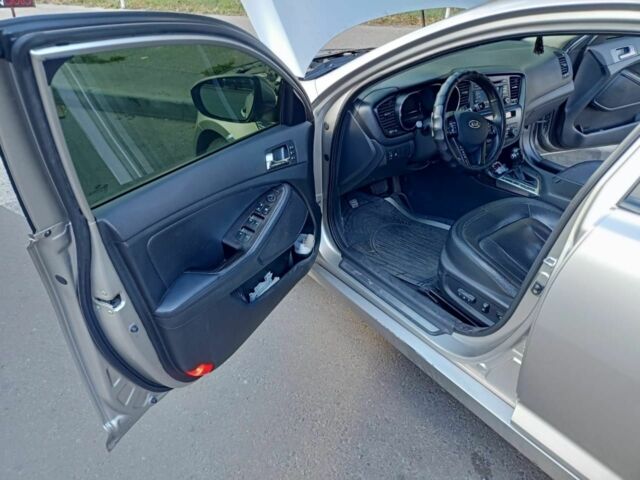 Серый Киа Оптима, объемом двигателя 0 л и пробегом 241 тыс. км за 8888 $, фото 4 на Automoto.ua
