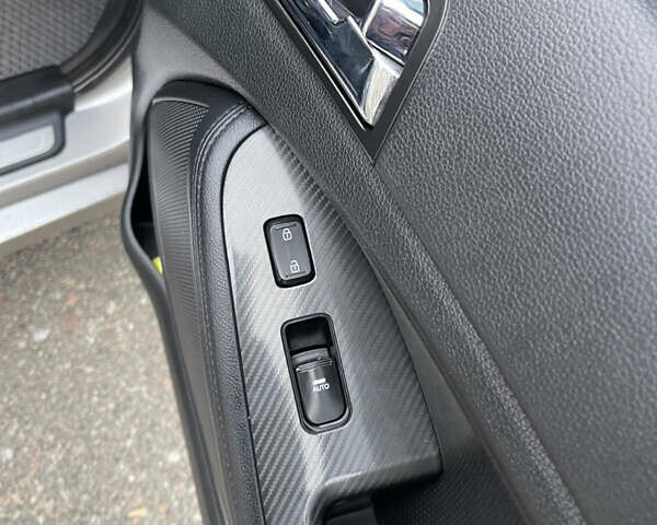 Серый Киа Оптима, объемом двигателя 2 л и пробегом 245 тыс. км за 10500 $, фото 20 на Automoto.ua