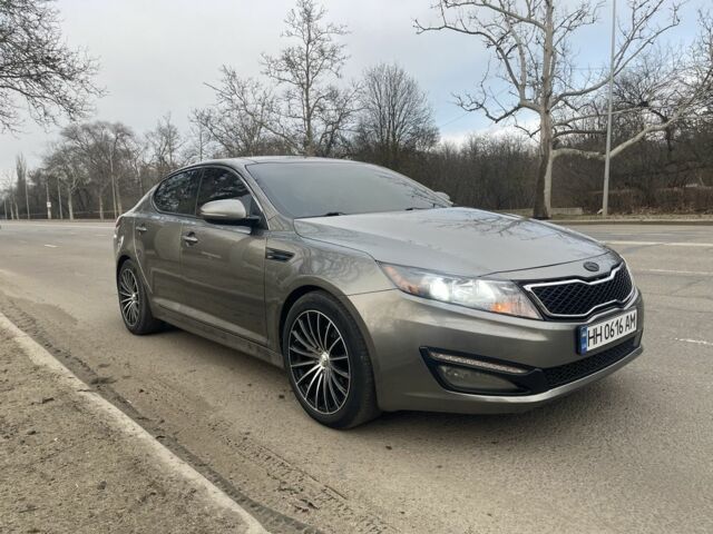 Серый Киа Оптима, объемом двигателя 2 л и пробегом 200 тыс. км за 9326 $, фото 2 на Automoto.ua
