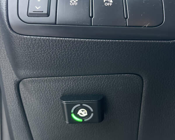 Серый Киа Оптима, объемом двигателя 2 л и пробегом 245 тыс. км за 10500 $, фото 4 на Automoto.ua