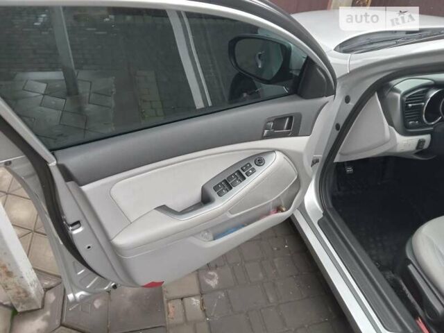 Сірий Кіа Оптіма, об'ємом двигуна 2.4 л та пробігом 192 тис. км за 8350 $, фото 7 на Automoto.ua