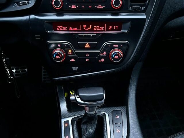Серый Киа Оптима, объемом двигателя 2 л и пробегом 330 тыс. км за 8300 $, фото 8 на Automoto.ua