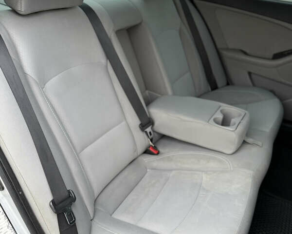 Серый Киа Оптима, объемом двигателя 2.36 л и пробегом 196 тыс. км за 7300 $, фото 23 на Automoto.ua