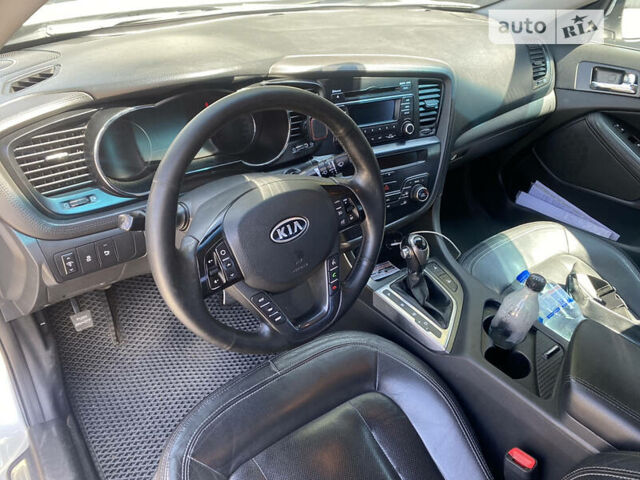 Сірий Кіа Оптіма, об'ємом двигуна 2 л та пробігом 230 тис. км за 8500 $, фото 14 на Automoto.ua