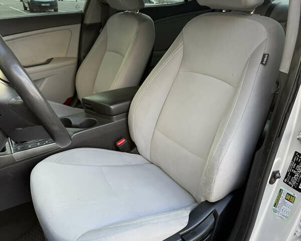 Сірий Кіа Оптіма, об'ємом двигуна 2.36 л та пробігом 196 тис. км за 7500 $, фото 16 на Automoto.ua