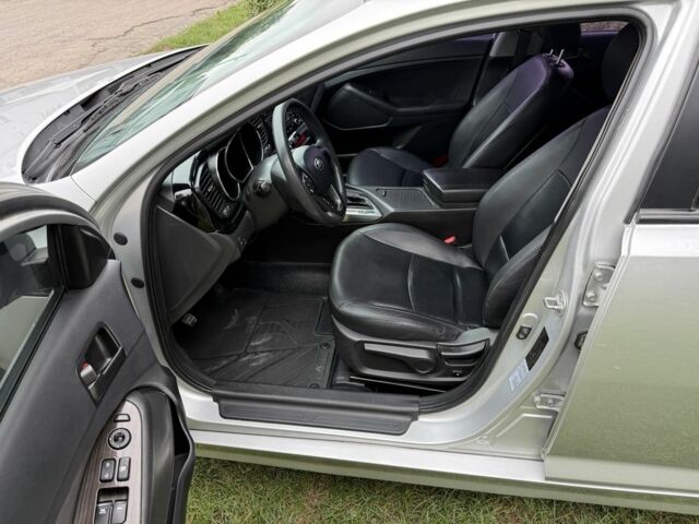 Серый Киа Оптима, объемом двигателя 2 л и пробегом 280 тыс. км за 7500 $, фото 7 на Automoto.ua