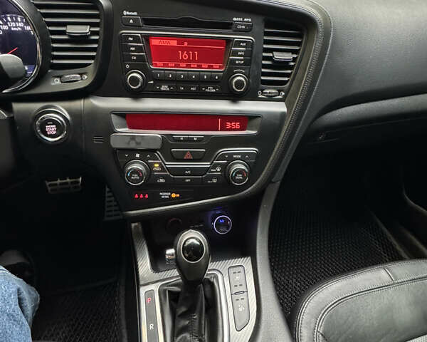 Серый Киа Оптима, объемом двигателя 2 л и пробегом 153 тыс. км за 10500 $, фото 9 на Automoto.ua