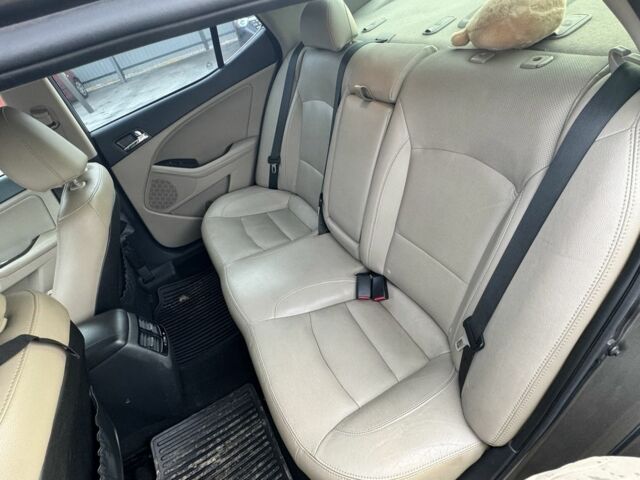 Серый Киа Оптима, объемом двигателя 2.4 л и пробегом 200 тыс. км за 8999 $, фото 9 на Automoto.ua