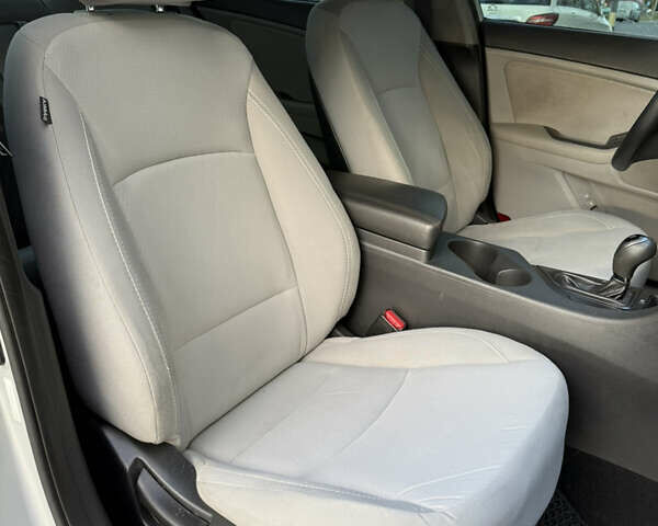 Сірий Кіа Оптіма, об'ємом двигуна 2.36 л та пробігом 196 тис. км за 7500 $, фото 22 на Automoto.ua