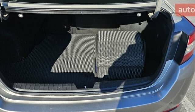 Кіа Оптіма 2012 у Запоріжжя на Automoto.ua Сірий Кіа Оптіма, об'ємом двигуна 1.69 л та пробігом 193 тис. км за 9500 $, фото 5 на Automoto.ua