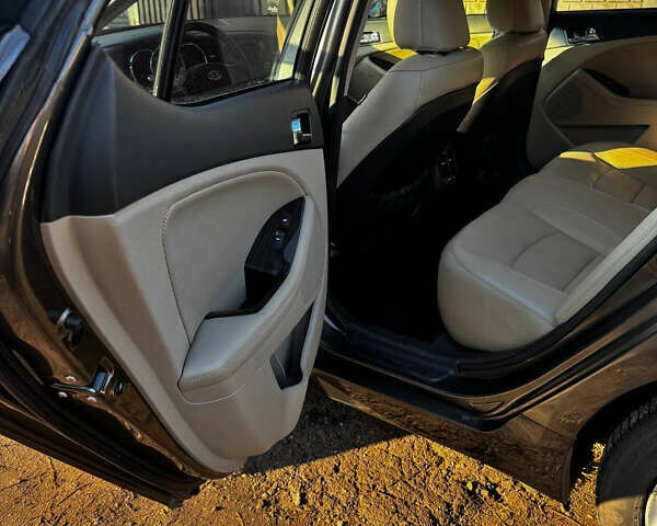 Сірий Кіа Оптіма, об'ємом двигуна 2.36 л та пробігом 218 тис. км за 9200 $, фото 29 на Automoto.ua