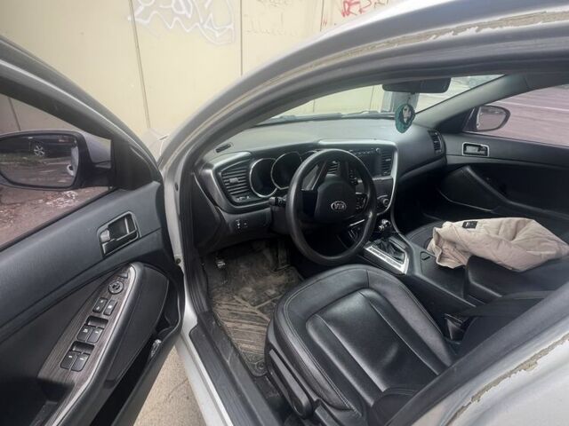 Серый Киа Оптима, объемом двигателя 2 л и пробегом 450 тыс. км за 5500 $, фото 4 на Automoto.ua