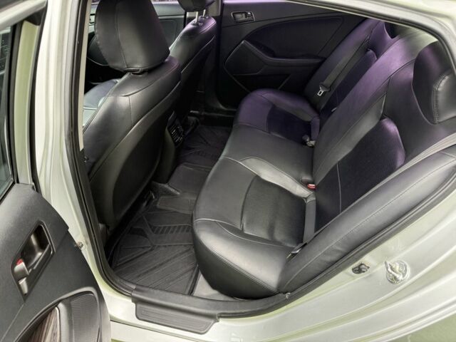 Серый Киа Оптима, объемом двигателя 2 л и пробегом 280 тыс. км за 7500 $, фото 6 на Automoto.ua