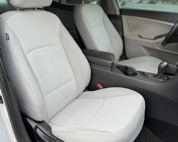 Серый Киа Оптима, объемом двигателя 2.36 л и пробегом 196 тыс. км за 7300 $, фото 20 на Automoto.ua