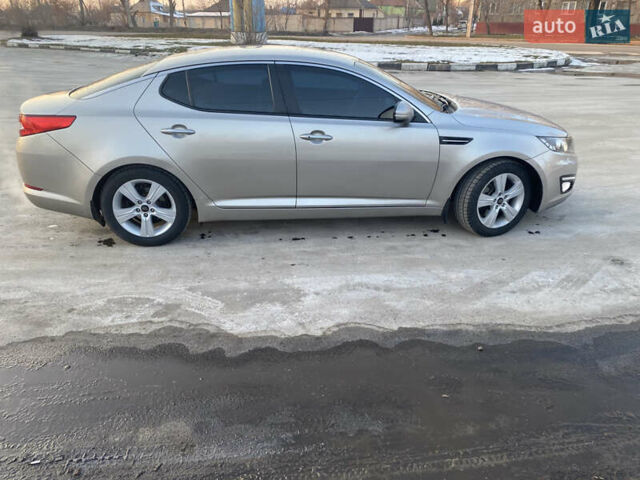 Сірий Кіа Оптіма, об'ємом двигуна 2 л та пробігом 212 тис. км за 8000 $, фото 4 на Automoto.ua