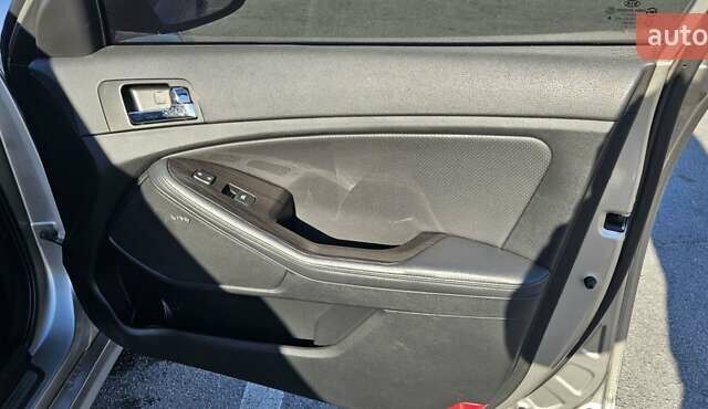 Кіа Оптіма 2012 у Запоріжжя на Automoto.ua Сірий Кіа Оптіма, об'ємом двигуна 1.69 л та пробігом 193 тис. км за 9500 $, фото 14 на Automoto.ua