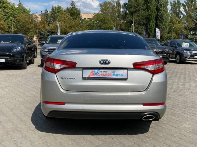 Сірий Кіа Оптіма, об'ємом двигуна 2 л та пробігом 121 тис. км за 10900 $, фото 5 на Automoto.ua