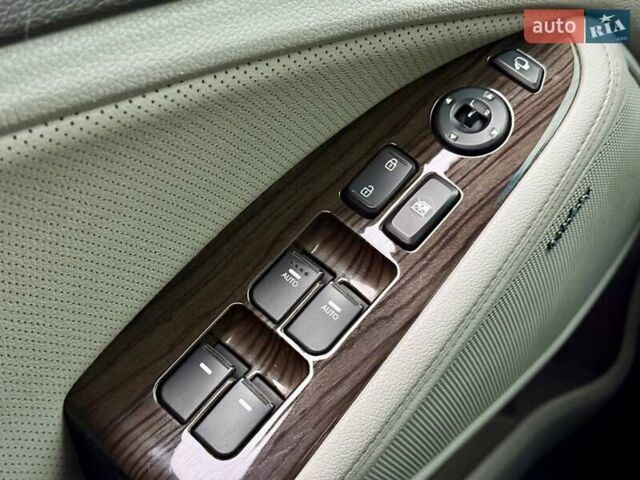 Сірий Кіа Оптіма, об'ємом двигуна 2.36 л та пробігом 151 тис. км за 8900 $, фото 23 на Automoto.ua