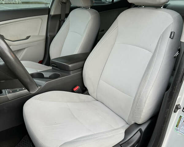 Серый Киа Оптима, объемом двигателя 2.36 л и пробегом 196 тыс. км за 7500 $, фото 15 на Automoto.ua