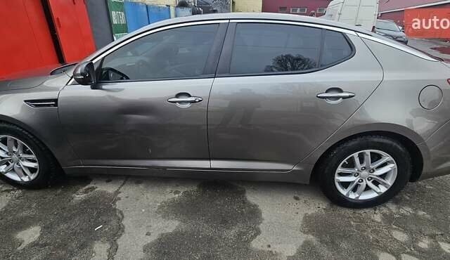 Серый Киа Оптима, объемом двигателя 2.36 л и пробегом 191 тыс. км за 7900 $, фото 11 на Automoto.ua