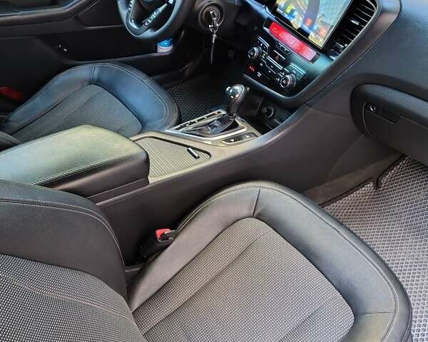 Сірий Кіа Оптіма, об'ємом двигуна 2 л та пробігом 200 тис. км за 10999 $, фото 13 на Automoto.ua