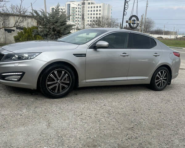 Серый Киа Оптима, объемом двигателя 2 л и пробегом 140 тыс. км за 10500 $, фото 2 на Automoto.ua