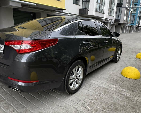 Серый Киа Оптима, объемом двигателя 2 л и пробегом 153 тыс. км за 10500 $, фото 7 на Automoto.ua