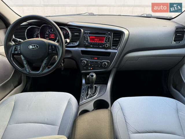 Сірий Кіа Оптіма, об'ємом двигуна 2.36 л та пробігом 196 тис. км за 7500 $, фото 18 на Automoto.ua