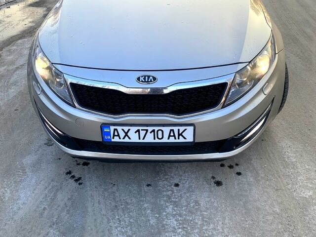Серый Киа Оптима, объемом двигателя 2 л и пробегом 180 тыс. км за 10000 $, фото 1 на Automoto.ua