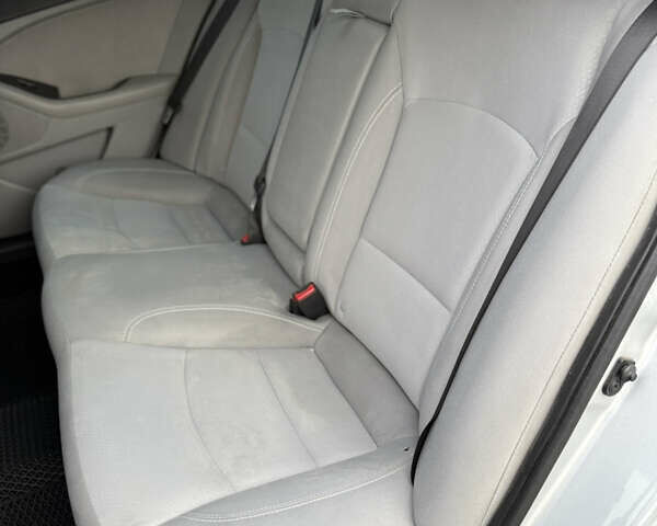 Серый Киа Оптима, объемом двигателя 2.36 л и пробегом 196 тыс. км за 7300 $, фото 24 на Automoto.ua