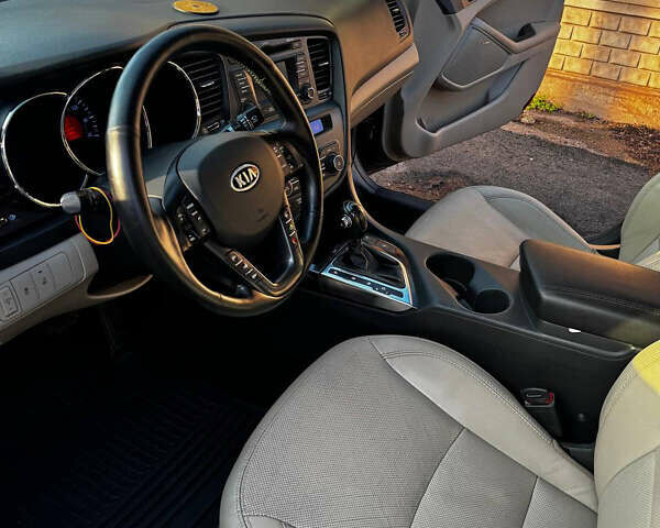 Сірий Кіа Оптіма, об'ємом двигуна 2.36 л та пробігом 218 тис. км за 9200 $, фото 17 на Automoto.ua