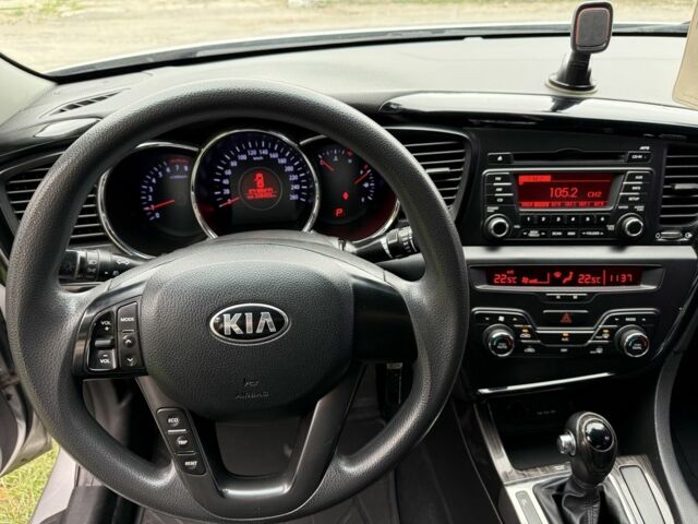 Серый Киа Оптима, объемом двигателя 2 л и пробегом 280 тыс. км за 7500 $, фото 9 на Automoto.ua