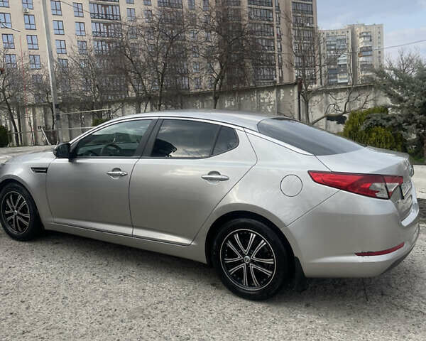 Серый Киа Оптима, объемом двигателя 2 л и пробегом 140 тыс. км за 10500 $, фото 7 на Automoto.ua