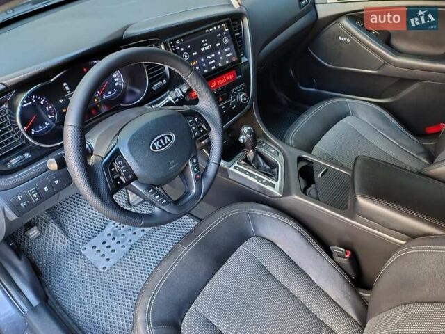 Сірий Кіа Оптіма, об'ємом двигуна 2 л та пробігом 200 тис. км за 10999 $, фото 14 на Automoto.ua