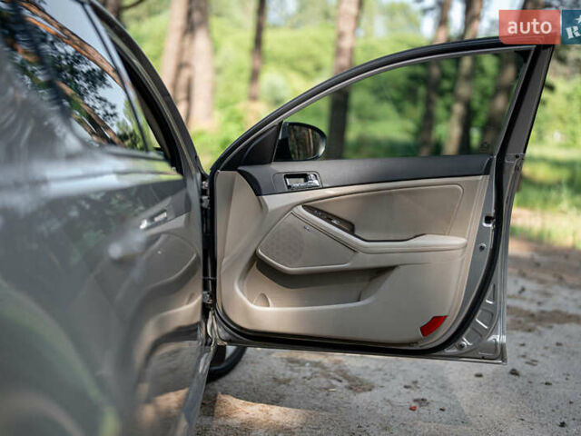 Серый Киа Оптима, объемом двигателя 2.4 л и пробегом 200 тыс. км за 9000 $, фото 47 на Automoto.ua