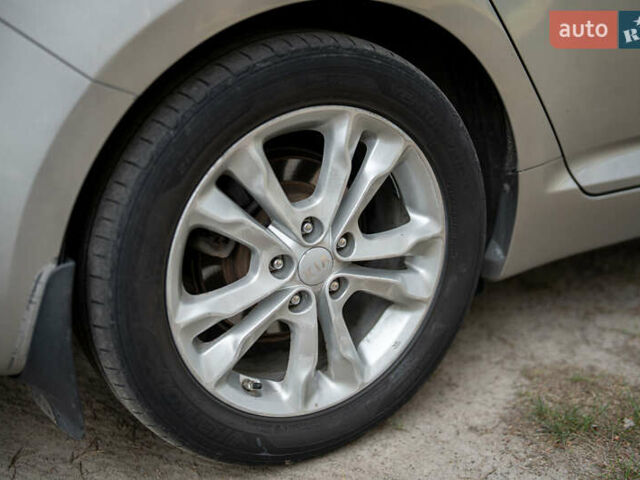 Серый Киа Оптима, объемом двигателя 2.4 л и пробегом 200 тыс. км за 9000 $, фото 56 на Automoto.ua