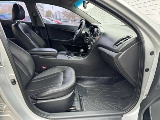 Серый Киа Оптима, объемом двигателя 2 л и пробегом 238 тыс. км за 6900 $, фото 10 на Automoto.ua