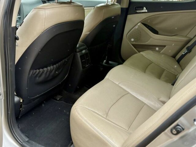 Серый Киа Оптима, объемом двигателя 2.4 л и пробегом 240 тыс. км за 10000 $, фото 7 на Automoto.ua