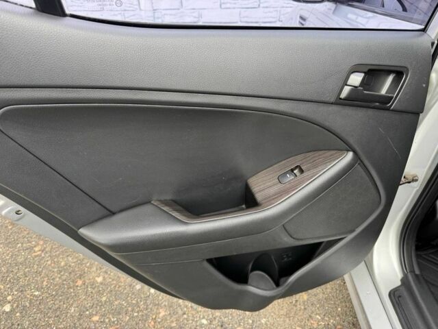 Серый Киа Оптима, объемом двигателя 2 л и пробегом 238 тыс. км за 6900 $, фото 16 на Automoto.ua