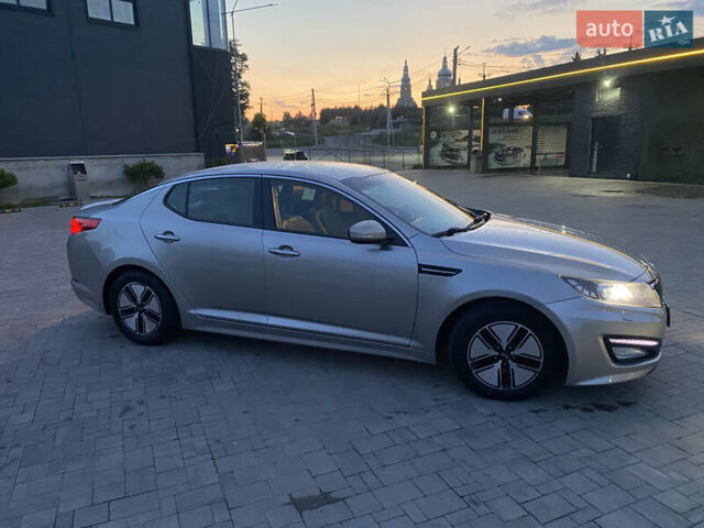 Серый Киа Оптима, объемом двигателя 2 л и пробегом 250 тыс. км за 10500 $, фото 1 на Automoto.ua