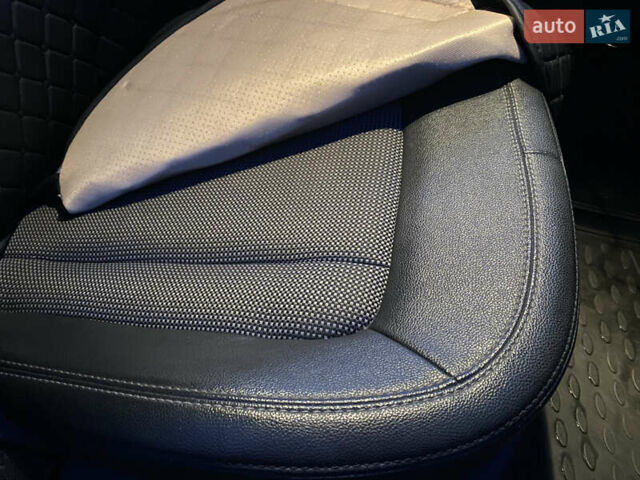 Серый Киа Оптима, объемом двигателя 2 л и пробегом 250 тыс. км за 10500 $, фото 5 на Automoto.ua